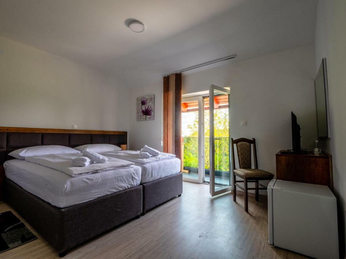 Sobe Kod Bakija Bed & Breakfast Карловац Екстериор снимка